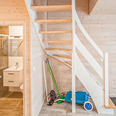 Dom wakacyjny 2 Bedroom Awesome In