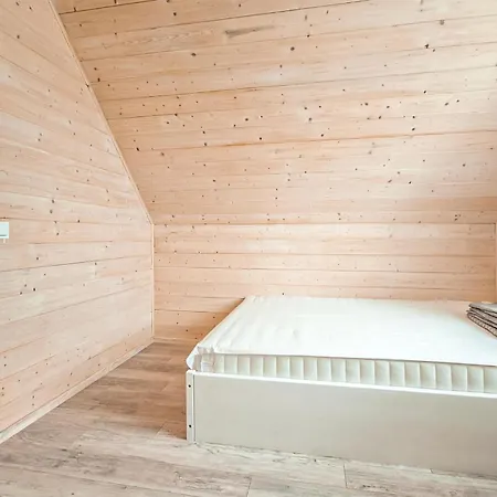 Dom wakacyjny 2 Bedroom Awesome In